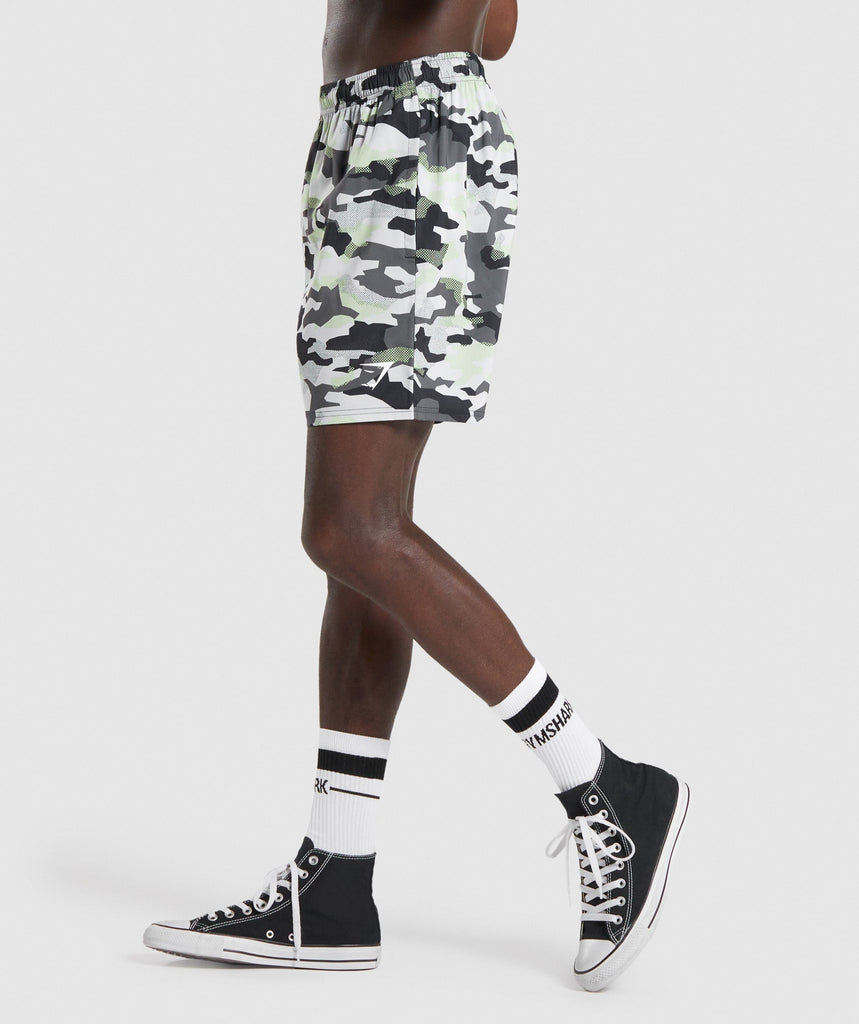 GYMSHARK ARRIVAL ARMY WHITE & GREY ŠORTAI
