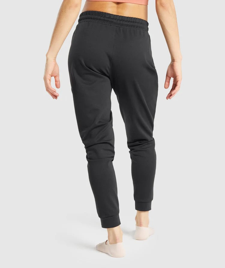 GYMSHARK STUDIO BLACK KELNĖS