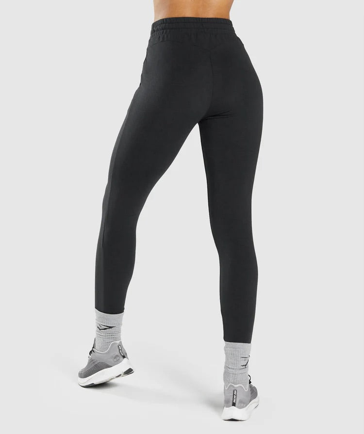 GYMSHARK PIPPA TRAINING JOGGERS BLACK KELNĖS