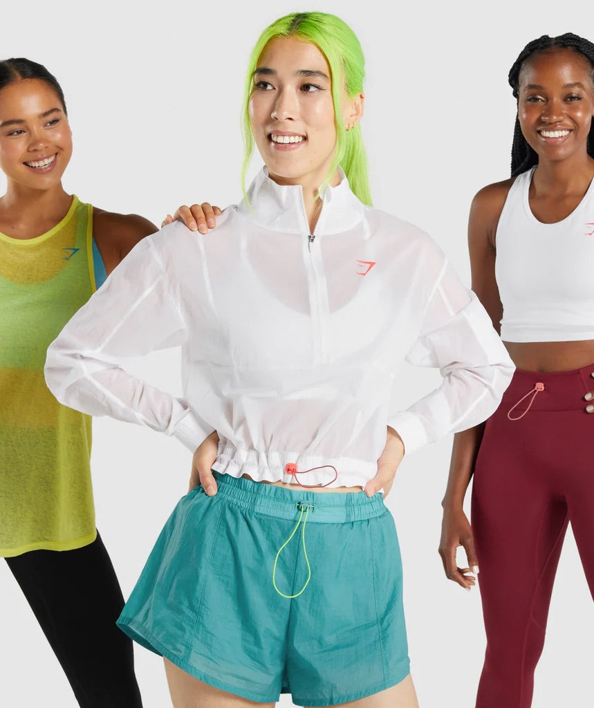 GYMSHARK PULSE WOVEN JACKET WHITE STRIUKĖ