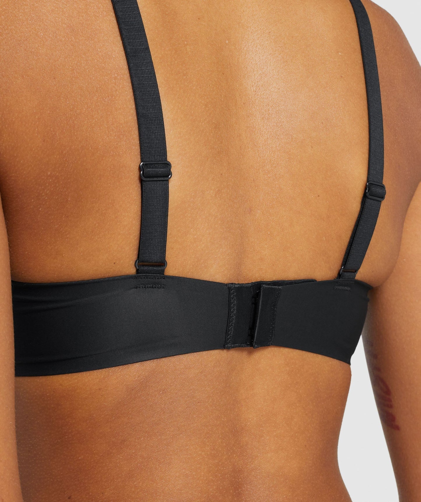 GYMSHARK MOULDED CUP BLACK LIEMENĖLĖ