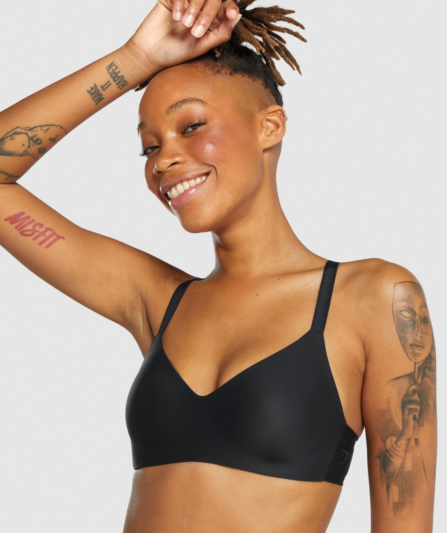 GYMSHARK MOULDED CUP BLACK LIEMENĖLĖ