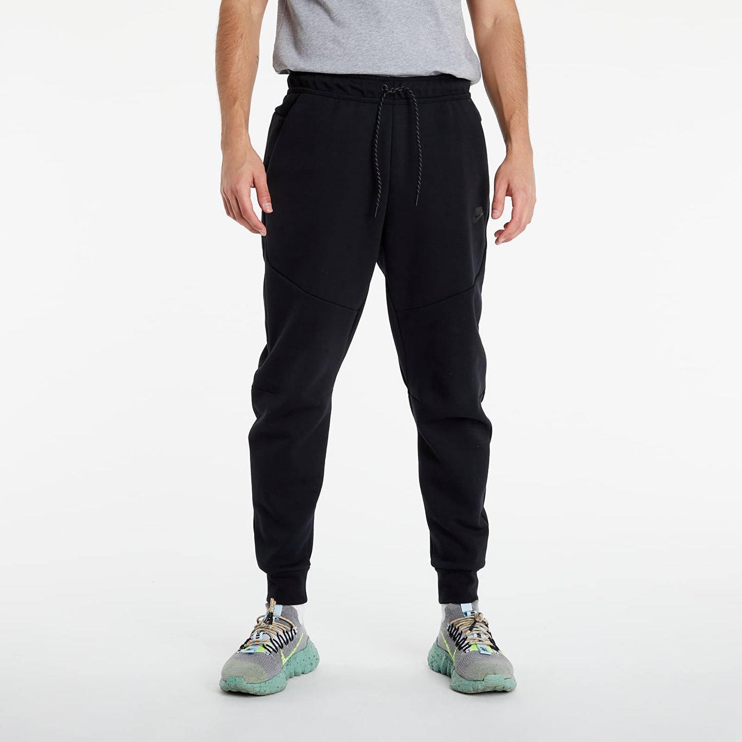 NIKE SPORTSWEAR TECH FLEECE BLACK CU4495-010 KELNĖS
