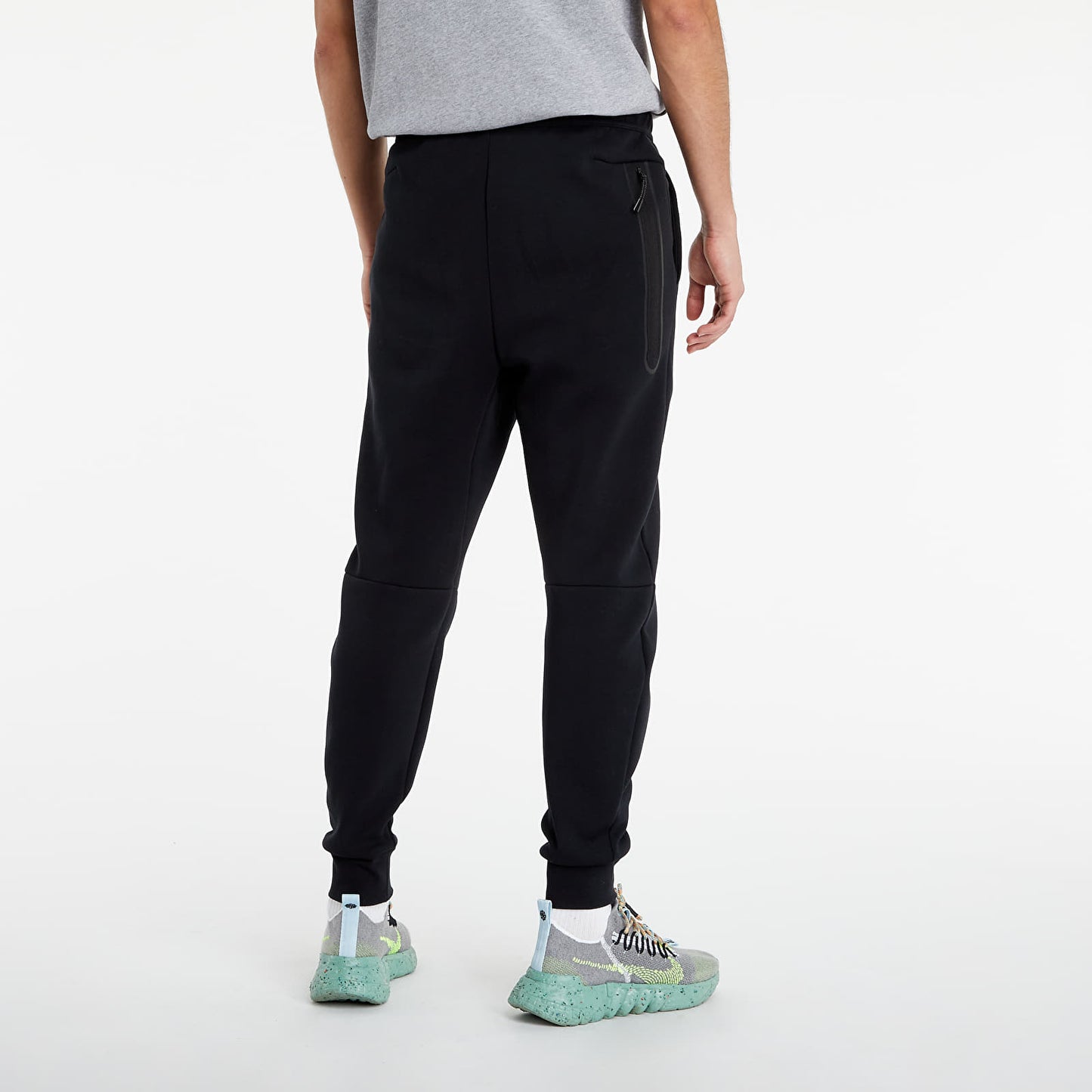 NIKE SPORTSWEAR TECH FLEECE BLACK CU4495-010 KELNĖS