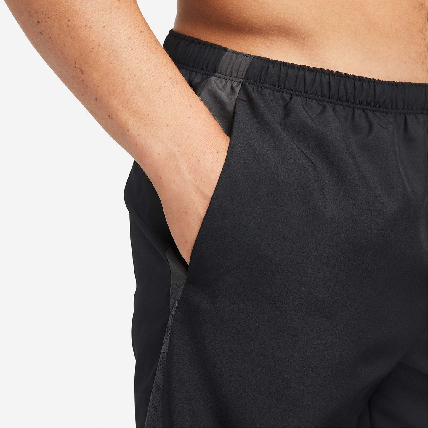 NIKE DRI-FIT WILD RUN CHALLENGER 7" BLACK DM4713-010 ŠORTAI