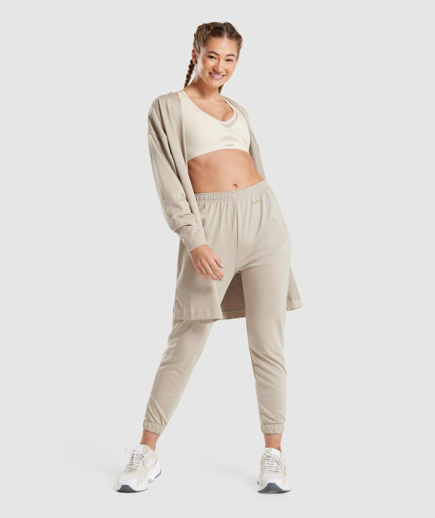 GYMSHARK WHITNEY SIMMONS LOOSE CREAM KELNĖS