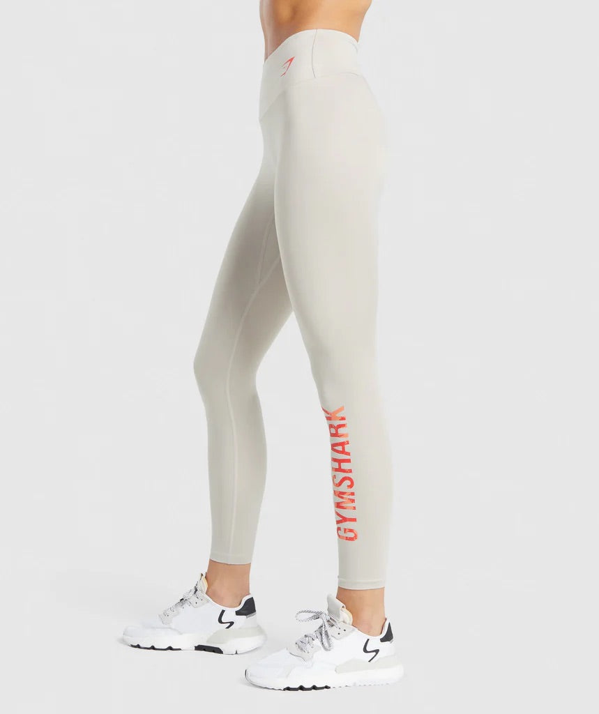 GYMSHARK TRAINING GRAPHIC LIGHT GREY LEGGINGS TAMPRĖS