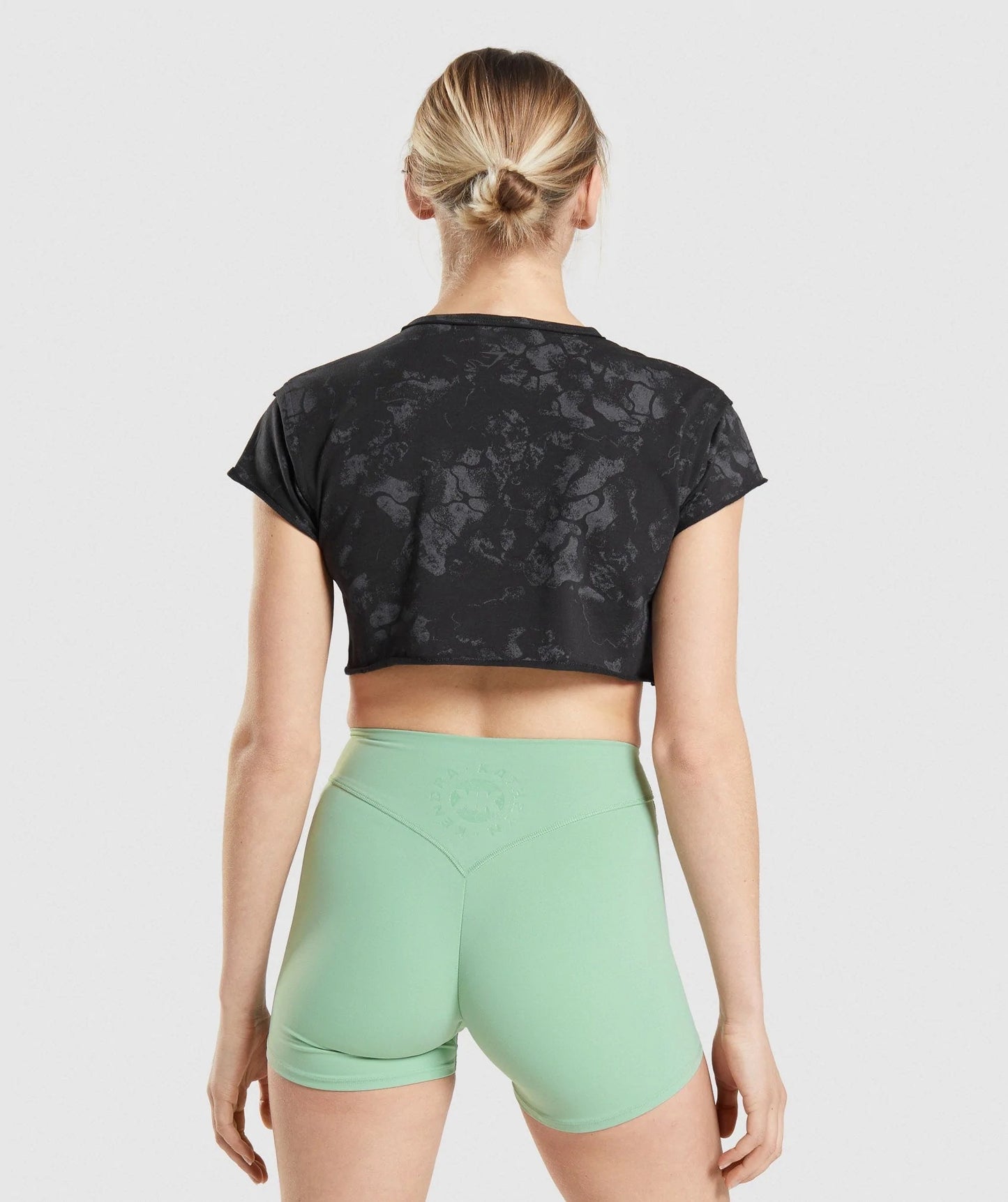 GYMSHARK KK FIT RAW CROP TOP BLACK CAMO PRINT SPORTINĖ PALAIDINĖ