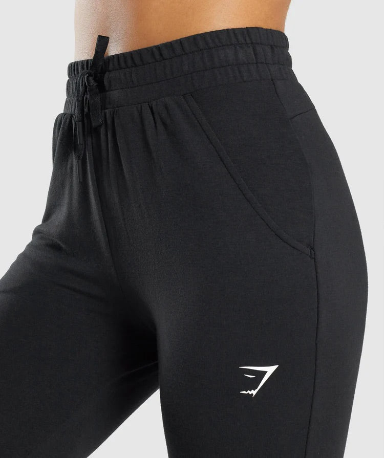 GYMSHARK PIPPA TRAINING JOGGERS BLACK KELNĖS