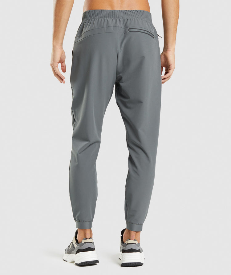 GYMSHARK RETAKE WOVEN DARK GREY KELNĖS