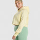 GYMSHARK TRAINING CROPPED HOODIE YELLOW DŽEMPERIS