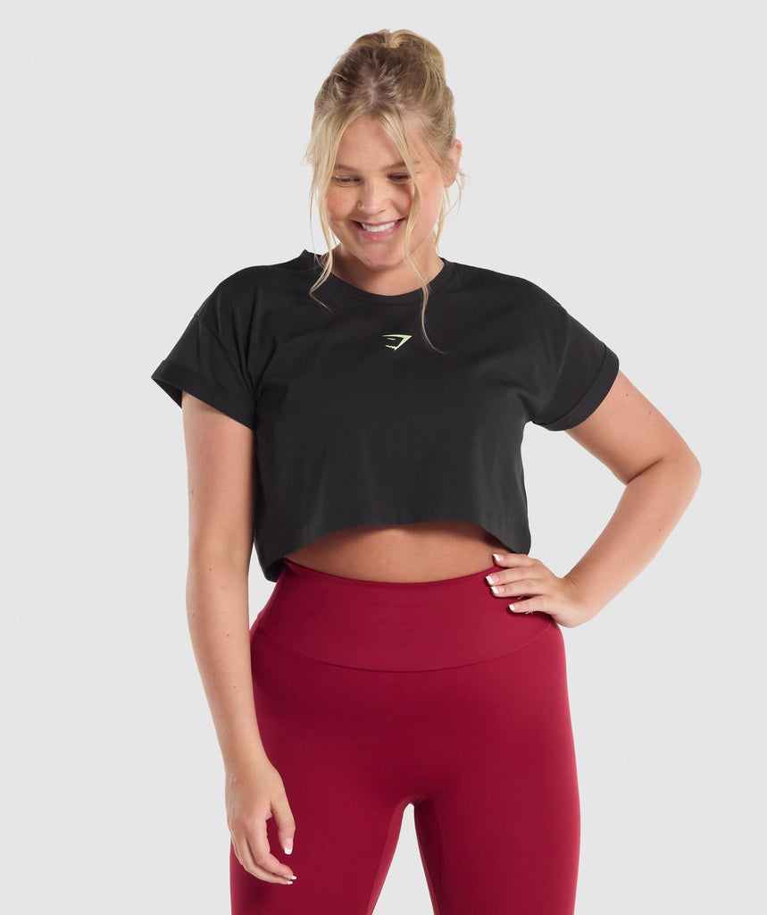 GYMSHARK TRAINING ALONE GRAPHIC CROP TOP BLACK SPORTINĖ PALAIDINĖ