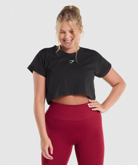 GYMSHARK TRAINING ALONE GRAPHIC CROP TOP BLACK SPORTINĖ PALAIDINĖ