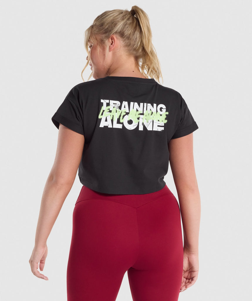 GYMSHARK TRAINING ALONE GRAPHIC CROP TOP BLACK SPORTINĖ PALAIDINĖ