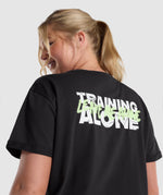 GYMSHARK TRAINING ALONE GRAPHIC CROP TOP BLACK SPORTINĖ PALAIDINĖ