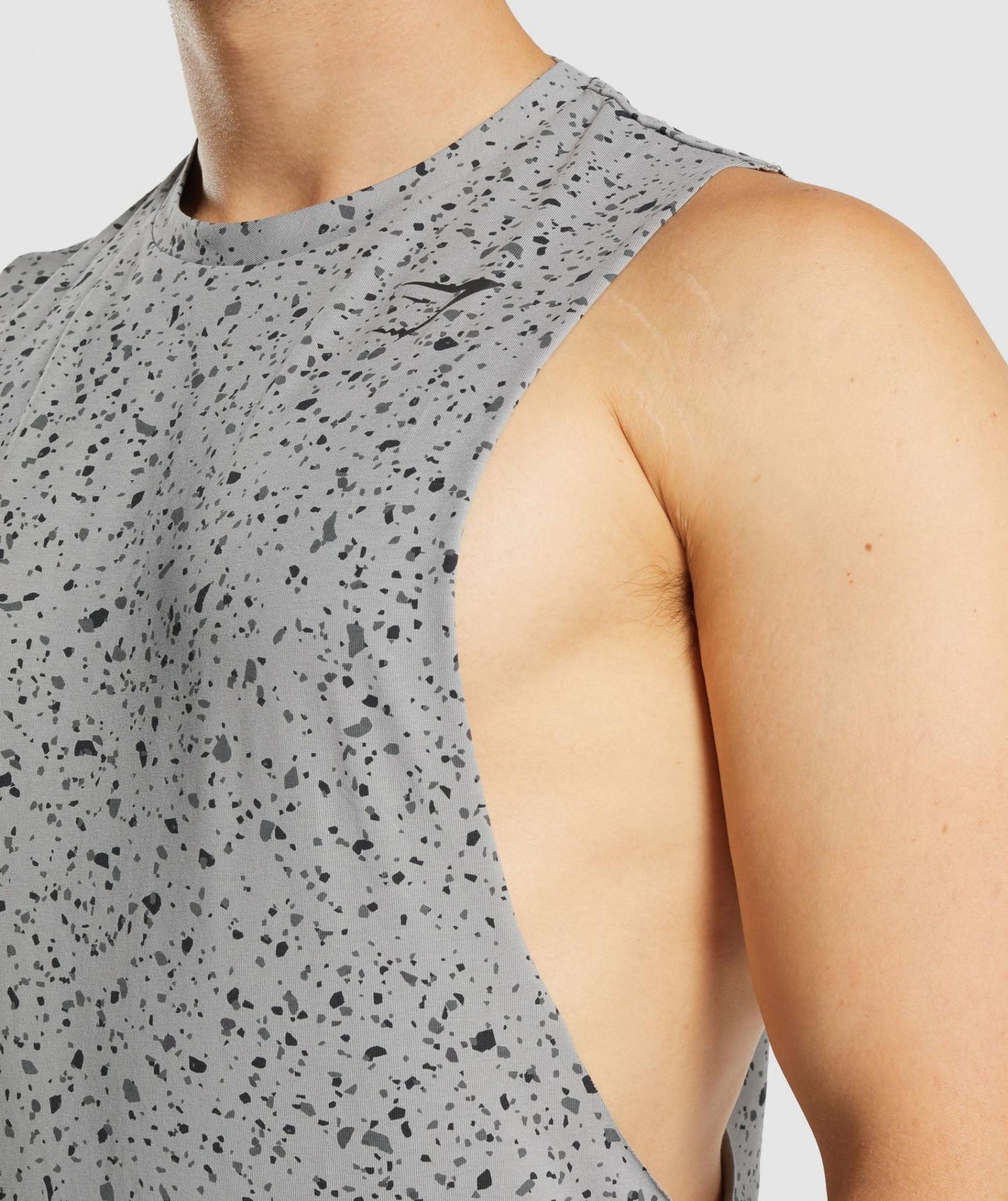 GYMSHARK MICRO PRINT DROP ARM TANK LIGHT GREY PRINT SPORTINĖ PALAIDINĖ